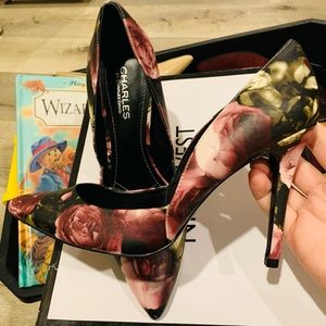 Charles by David heels flower print size 8